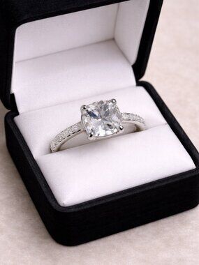 Elegant 925 Silver plated Ring with square Clear Gemstone